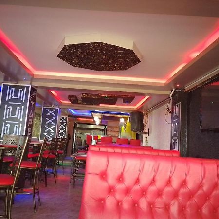 Royal Prince Hotel, Meru Exteriér fotografie