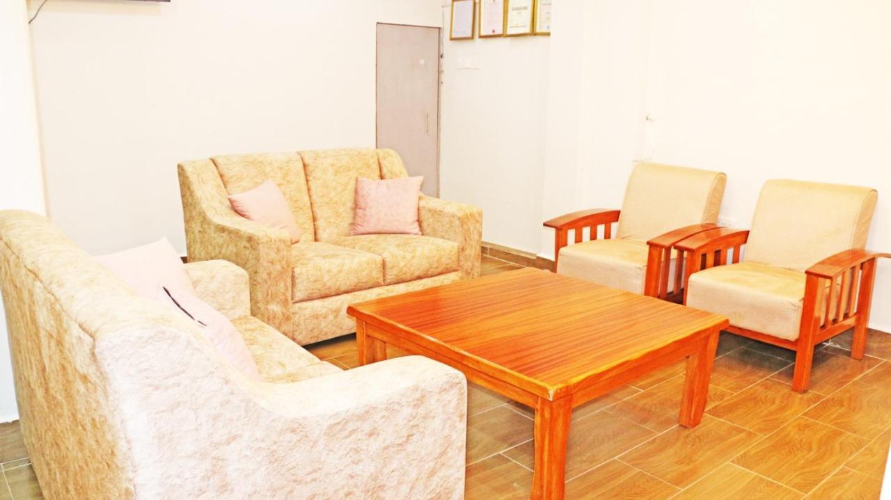 Royal Prince Hotel, Meru Exteriér fotografie