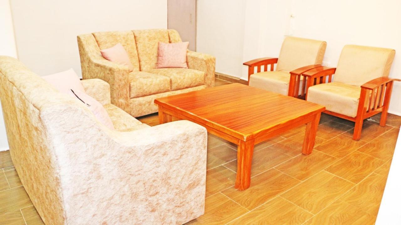 Royal Prince Hotel, Meru Exteriér fotografie